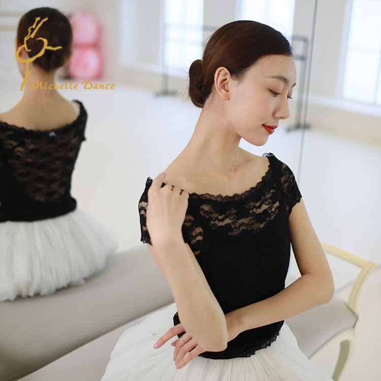 Michelle Dance 短袖双层蕾丝花边华丽露肩上衣【特价】