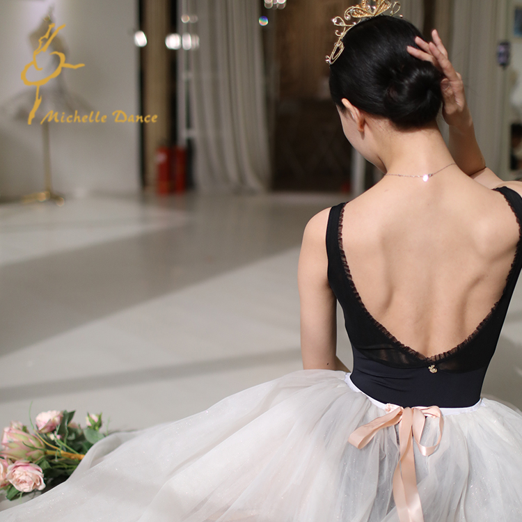 MichelleDance 赫本风格低背高叉舒适芭蕾连体服2025