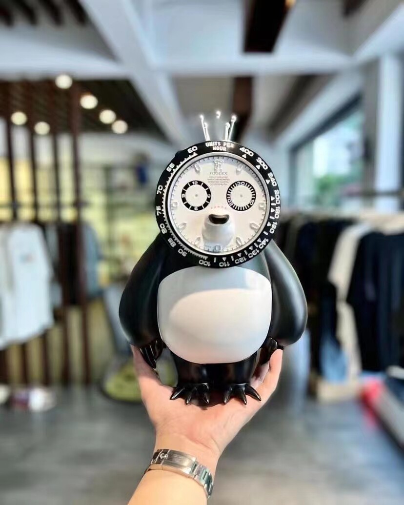 fools愚者乐园熊猫钟表本物对决卡通钟表可爱黑白雕塑摆件