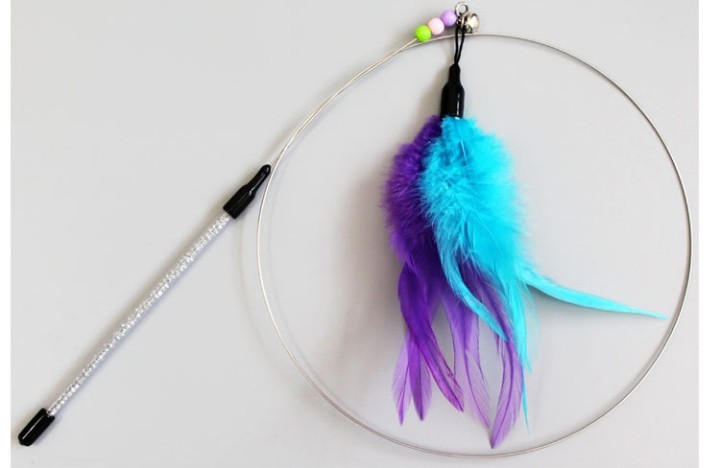 新品鋼絲彈力羽毛鈴铛棒玩具空中驚爆逗狗玩具逗貓棒逗貓用品包郵在類目 寵物/寵物食品及用品, 貓/狗玩具, 逗貓棒中 - 來自Buy2taobao.com提供專業的淘寶代購服務