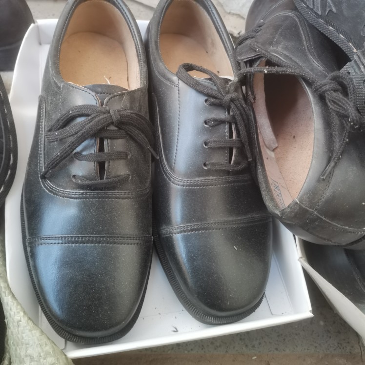 库存全新三接头皮鞋37  38码便宜处理