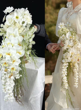 水滴瀑布手捧花白色蝴蝶兰马蹄莲花束新娘结婚仿真花婚礼婚纱摄影