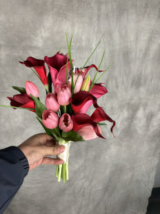 火龙果色马蹄莲郁金香手捧花仿真花领证求婚婚纱摄影拍照装饰高级