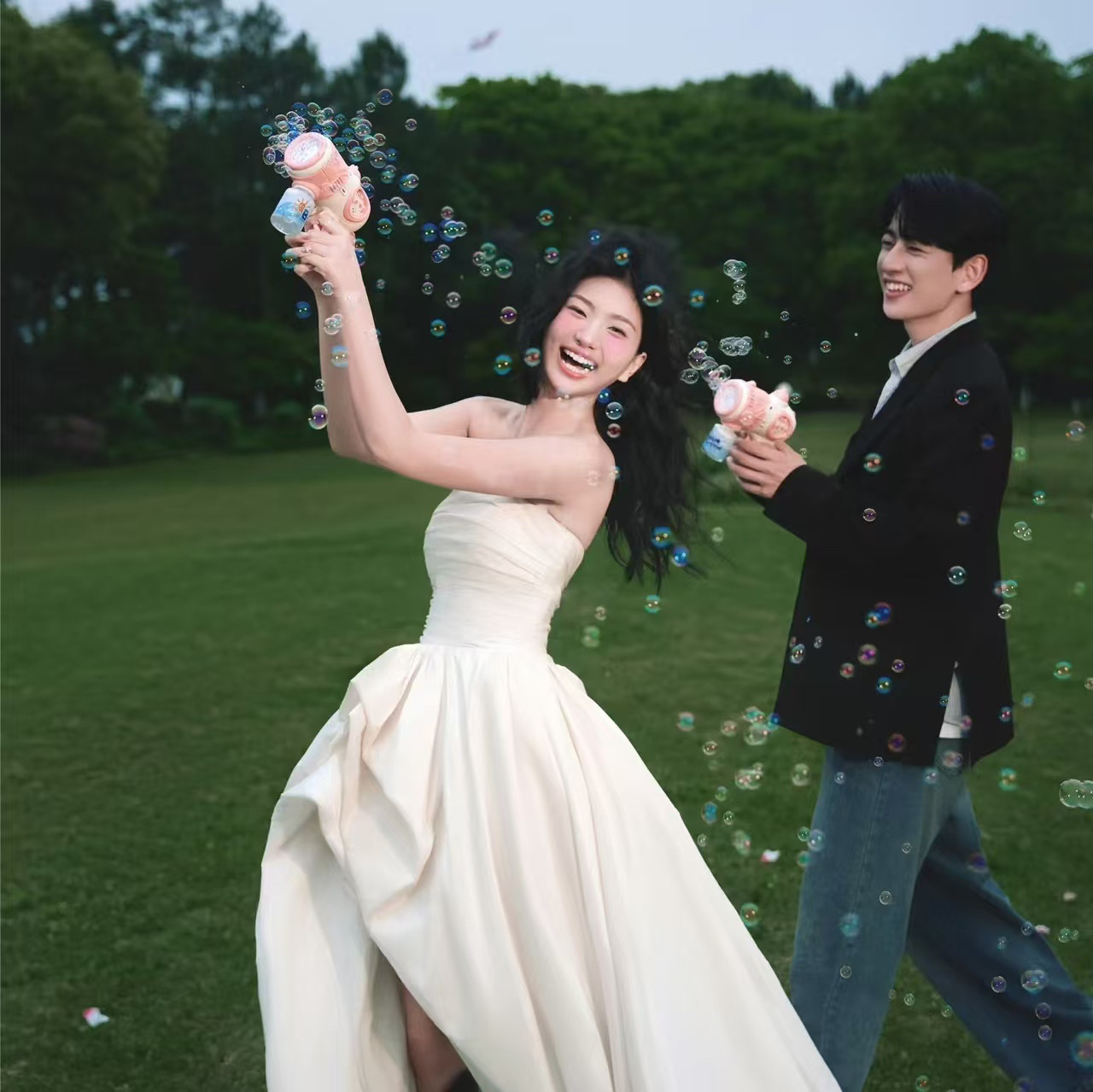 结婚领证拍照道具红毛线粘字头纱创意婚纱照外景海景旅拍透明伞