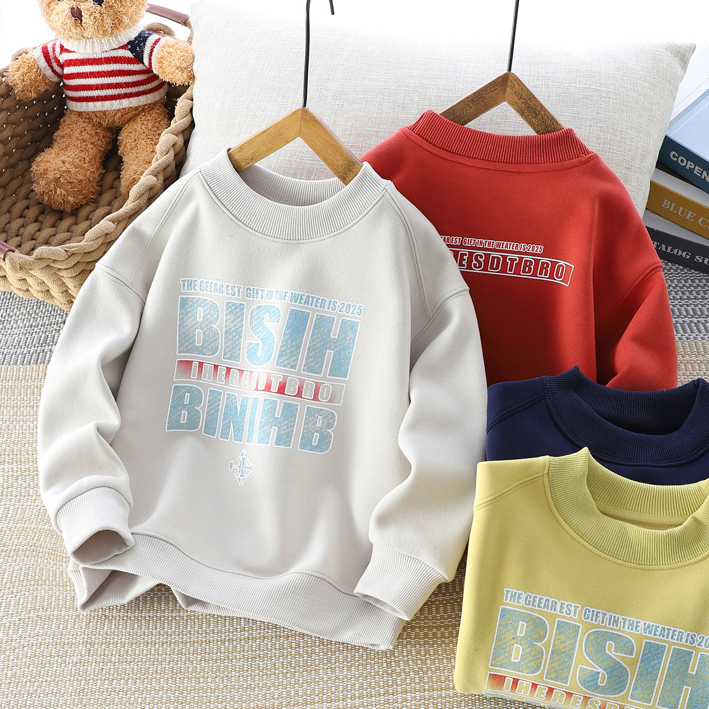 男童柔软棉加绒字母圆领卫衣冬款