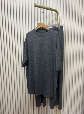 松弛极简上衣+松弛极简裤