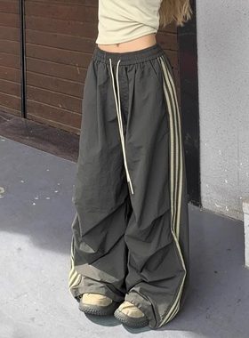 韩舞团军绿色工装裤女2026夏季新款三条杠速干休闲运动裤直筒阔腿