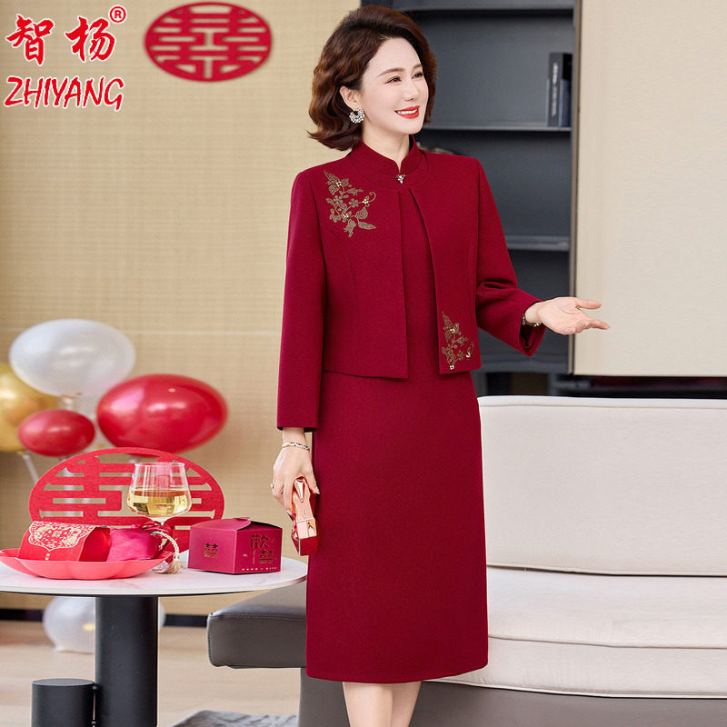 中式刺绣立领婚宴连衣裙