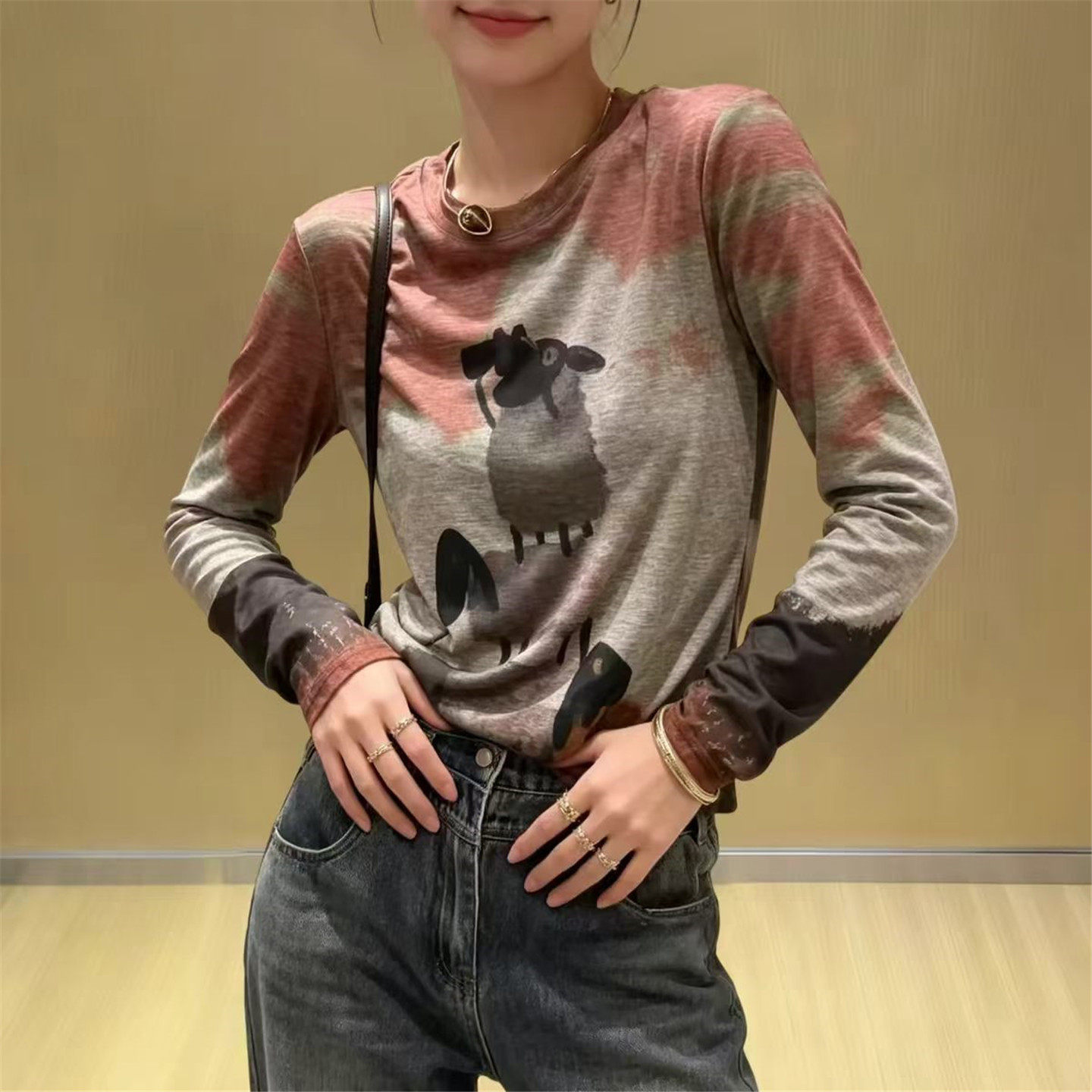 欧洲站晕染印花长袖T恤女秋季新款显瘦修身小羊图案上衣打底衫秋t