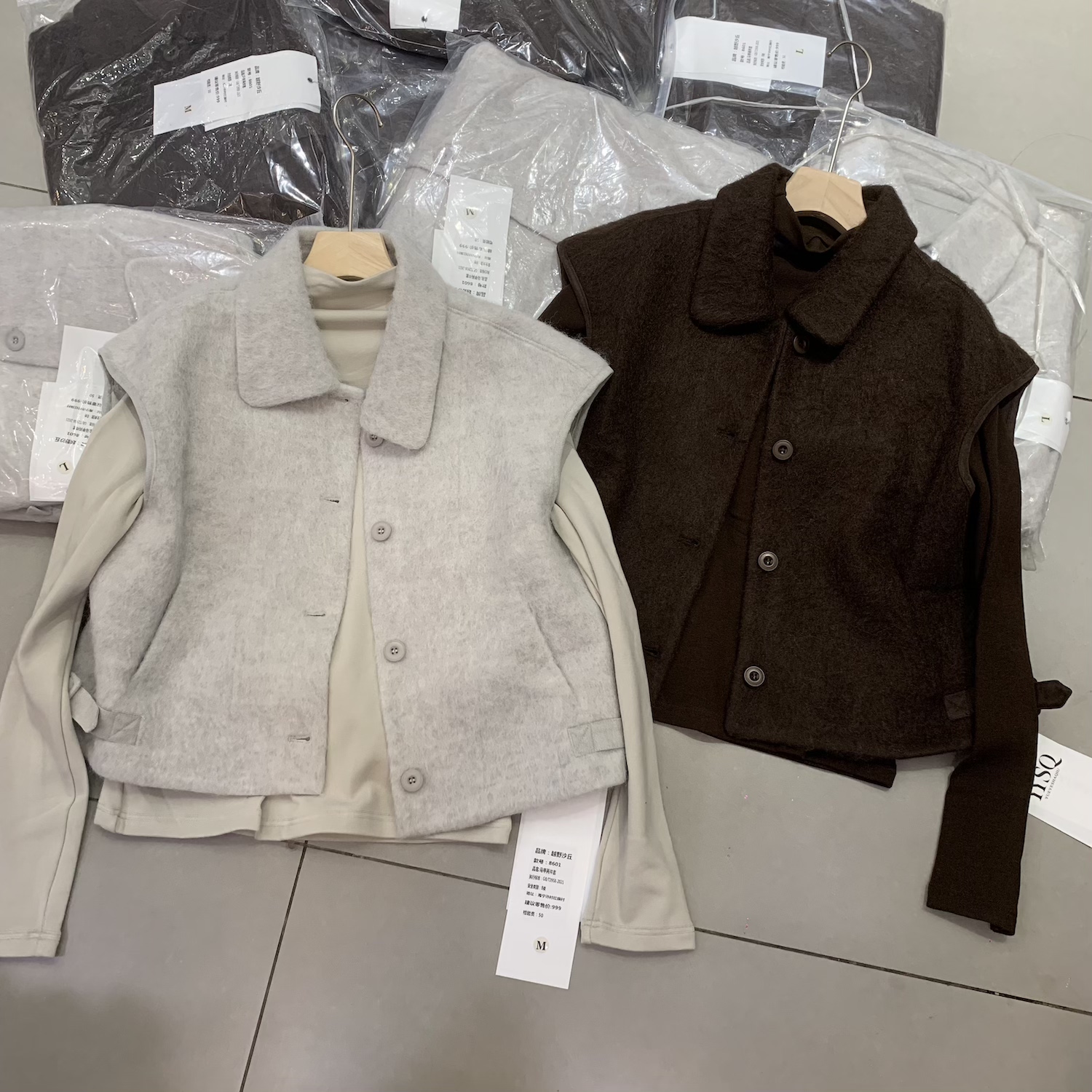 两件套外套女短款单排扣坎肩+长袖纯色T恤打底衫减龄显瘦设计感韩