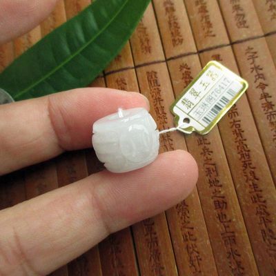 天然a货桶珠路路通吊坠缅甸玉