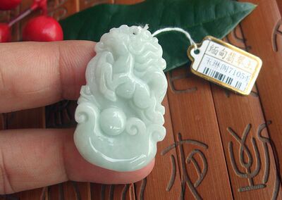 天然a货翡翠生肖马吊坠缅甸玉