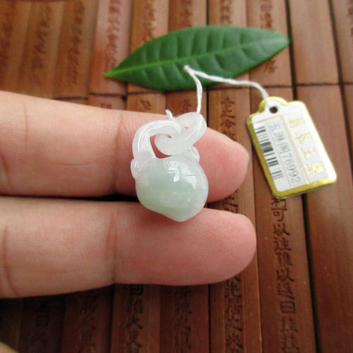 保真小桃子小吊坠76992缅甸玉翡翠玉天然A货翡翠玉实物拍图