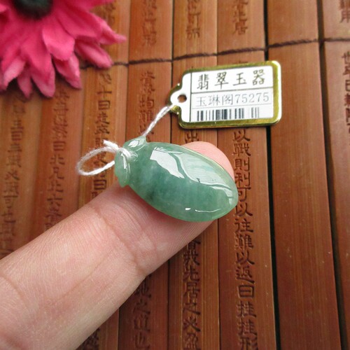 保真豆绿款翡翠玉小福瓜小吊坠75275实物拍图缅甸玉天然翡翠A货