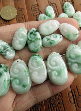 21238保真 飘绿款带阳绿色事事如意小吊坠 缅甸玉天然A货翡翠玉