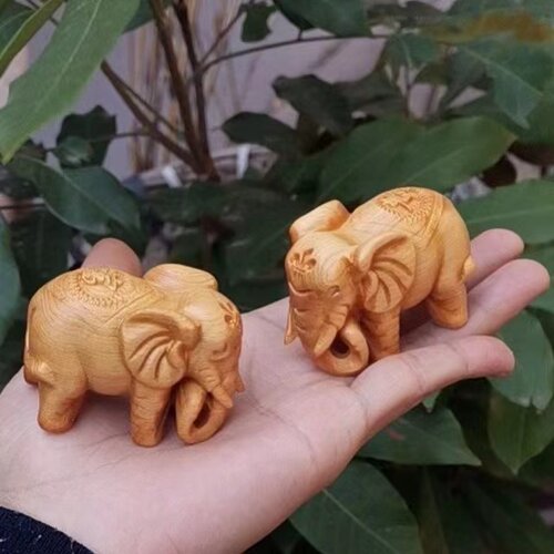 太行崖柏木雕手把件富贵