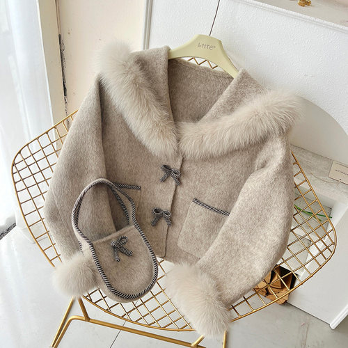 LHTE青青大码女装 秋冬富家千金气质海军领狐狸毛毛呢外套A6363