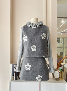 LHTE青青大码女装 秋冬气质韩系百搭花朵马甲+短裙套装灰色T5491