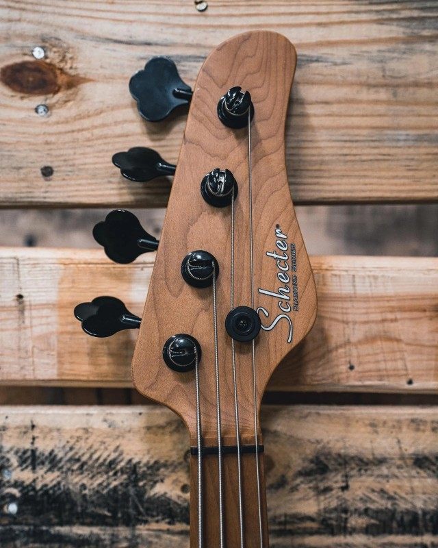 schecter 02j-4 贝斯 nikki sixx - motley crue签名款 轻度做旧