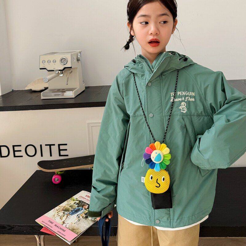 古德家2026春夏儿童新款男女童日系企鹅刺绣连帽冲锋衣外套 现货