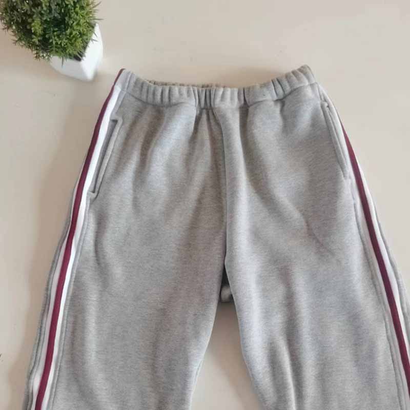 中小学生浅灰色白红白杠三道杠白底一酒红杠束脚校裤裤子定制订做