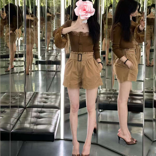 牛皮腰带扣褶皱松紧高腰A摆短裤