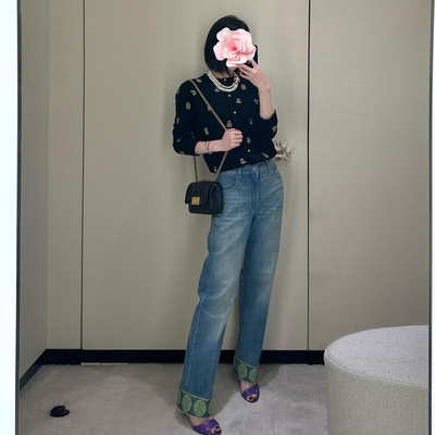 重工刺绣镶边高腰直筒牛仔裤