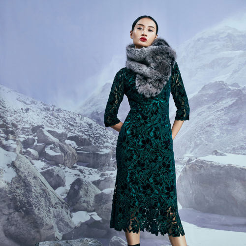 藤影摇光 金丝线重工蕾丝长款祖母绿丝绒连衣裙子七分袖绿色新
