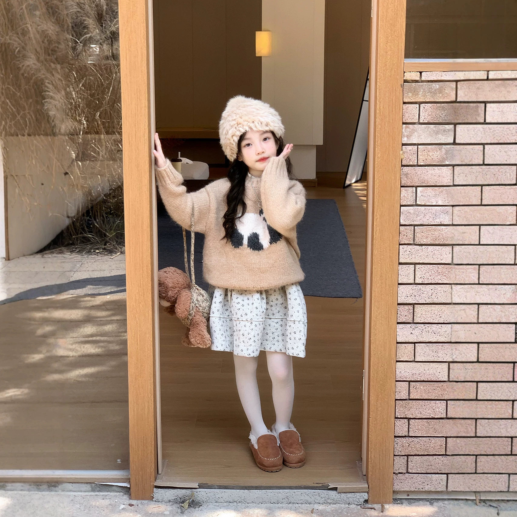 女童卡通提花毛衣2026秋冬新款宽松毛线上衣中小童韩版碎花半身裙