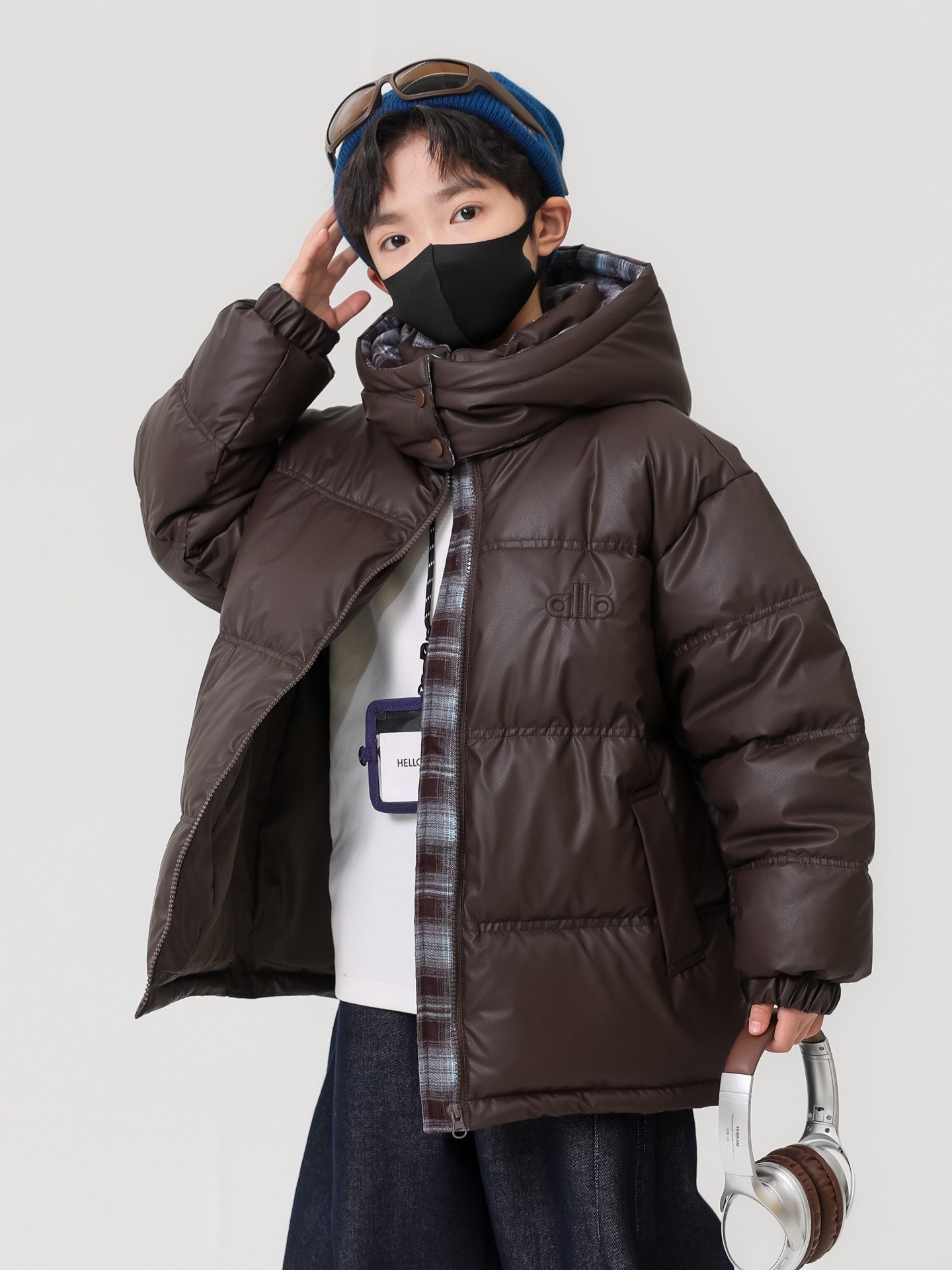 男女童羽绒服冬季2025新款洋气儿童PU皮加厚白鸭绒短款连帽潮外套