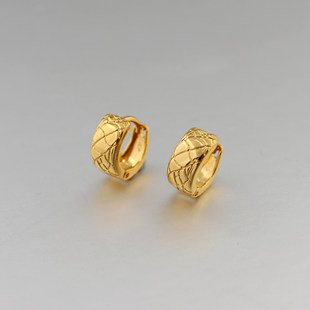 气质宽耳环2026新款爆款高级感素圈圈小巧精致耳扣镀黄金色耳饰女