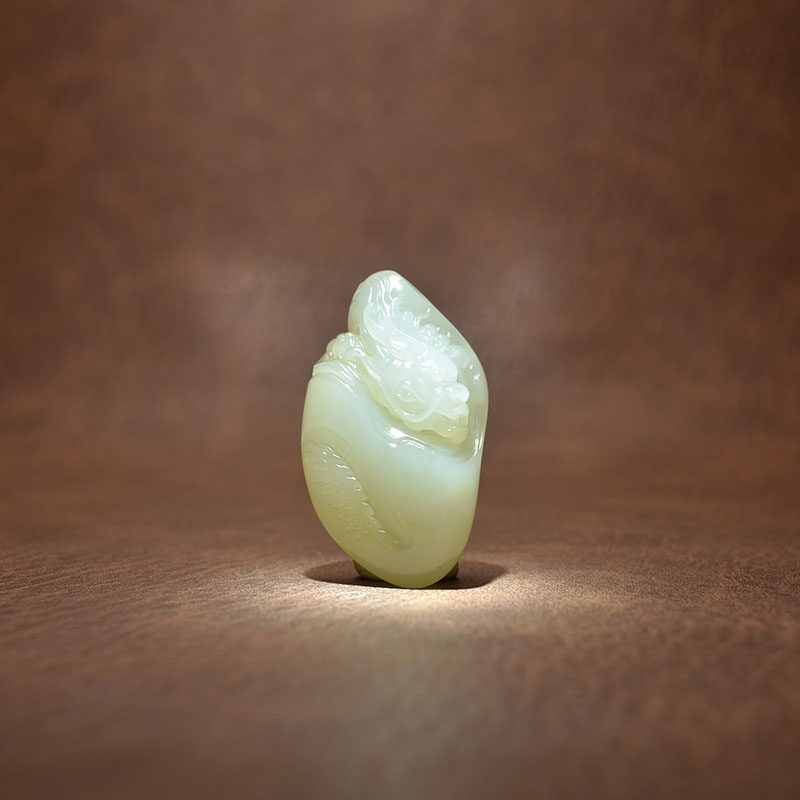 白玉独籽料生肖龙行吊坠挂件把件