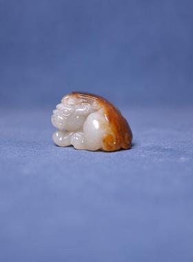 20克油烟黑皮白玉籽料貔貅手把件