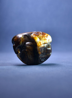 65克黑皮黄沁白玉独籽料貔貅把件