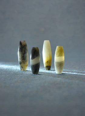 特色料青花籽料一线天勒子吊坠