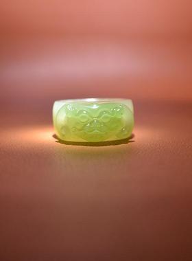 内径23翠青白玉兽面扳指戒指32码