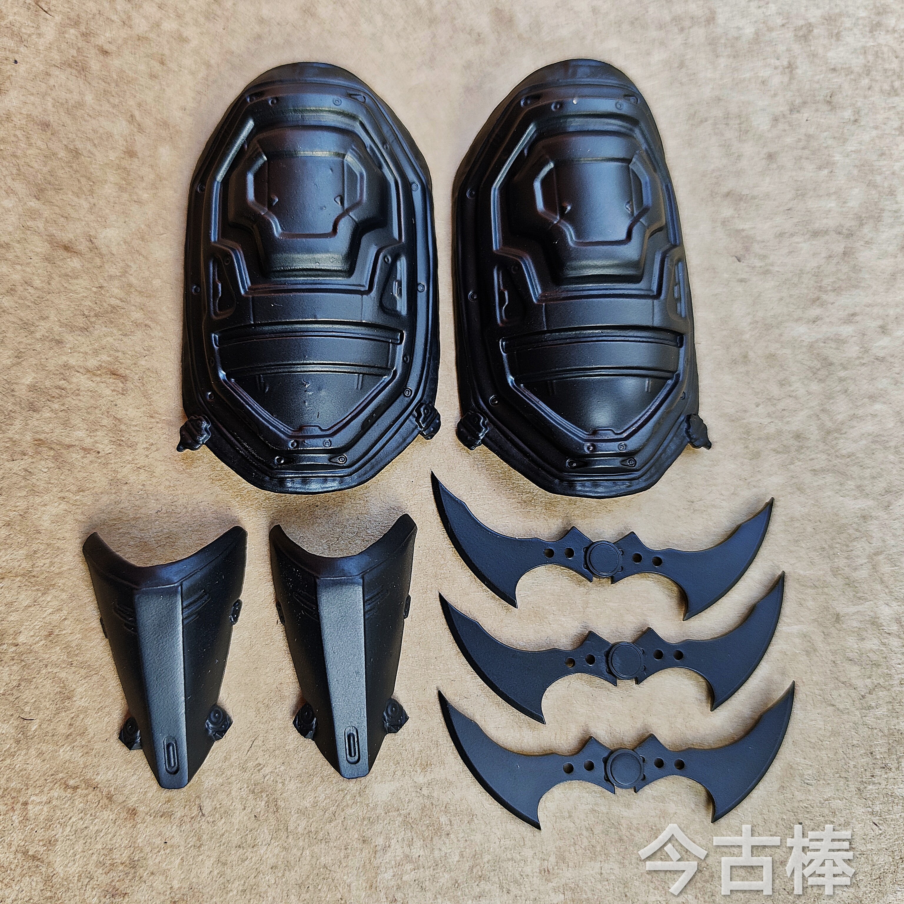 HT 1/6兵人模型 黑金蝙蝠侠护甲武器 科幻机甲