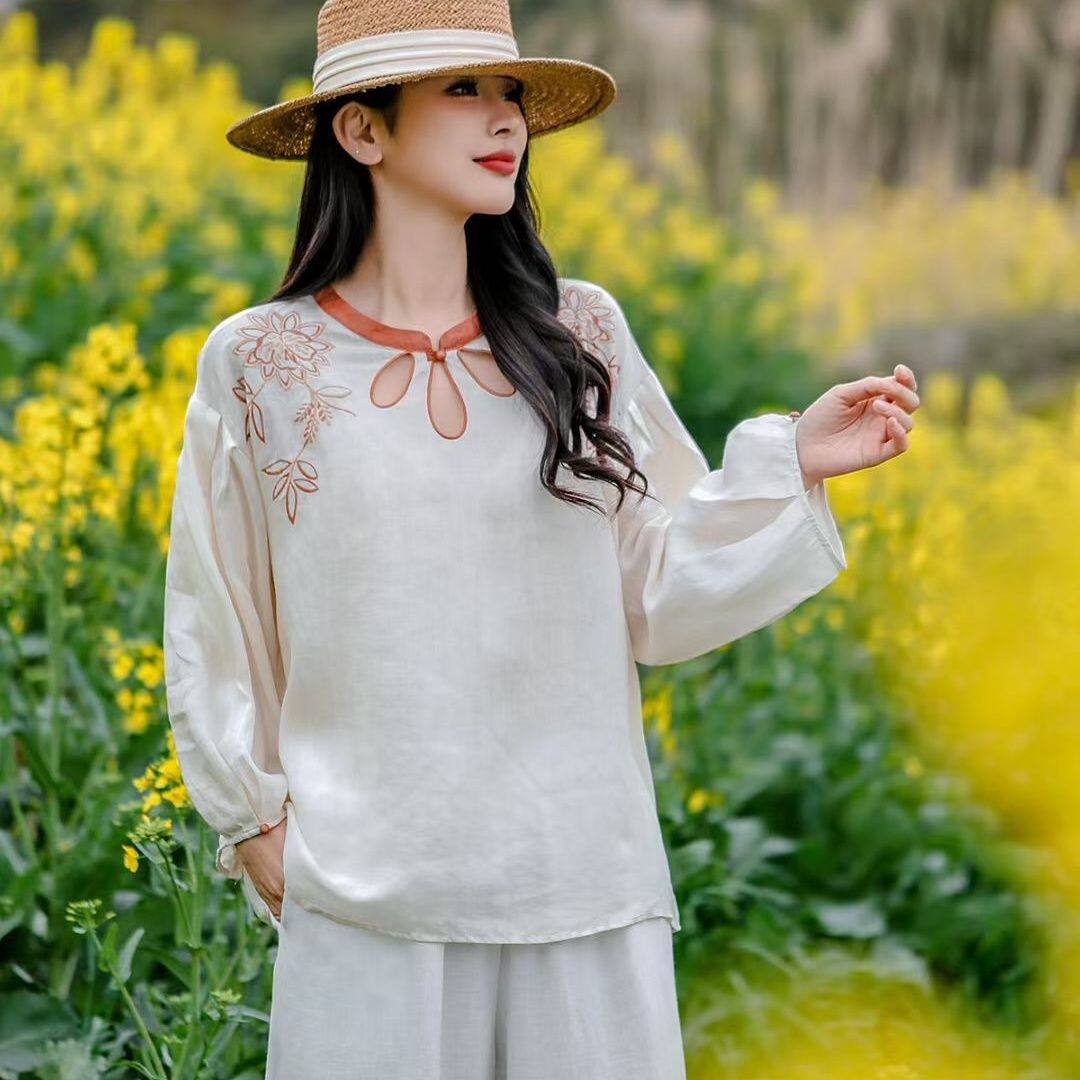 文艺镂空领莲花刺绣苎麻衬衫女春夏新款宽松洋气圆领套头长袖上衣
