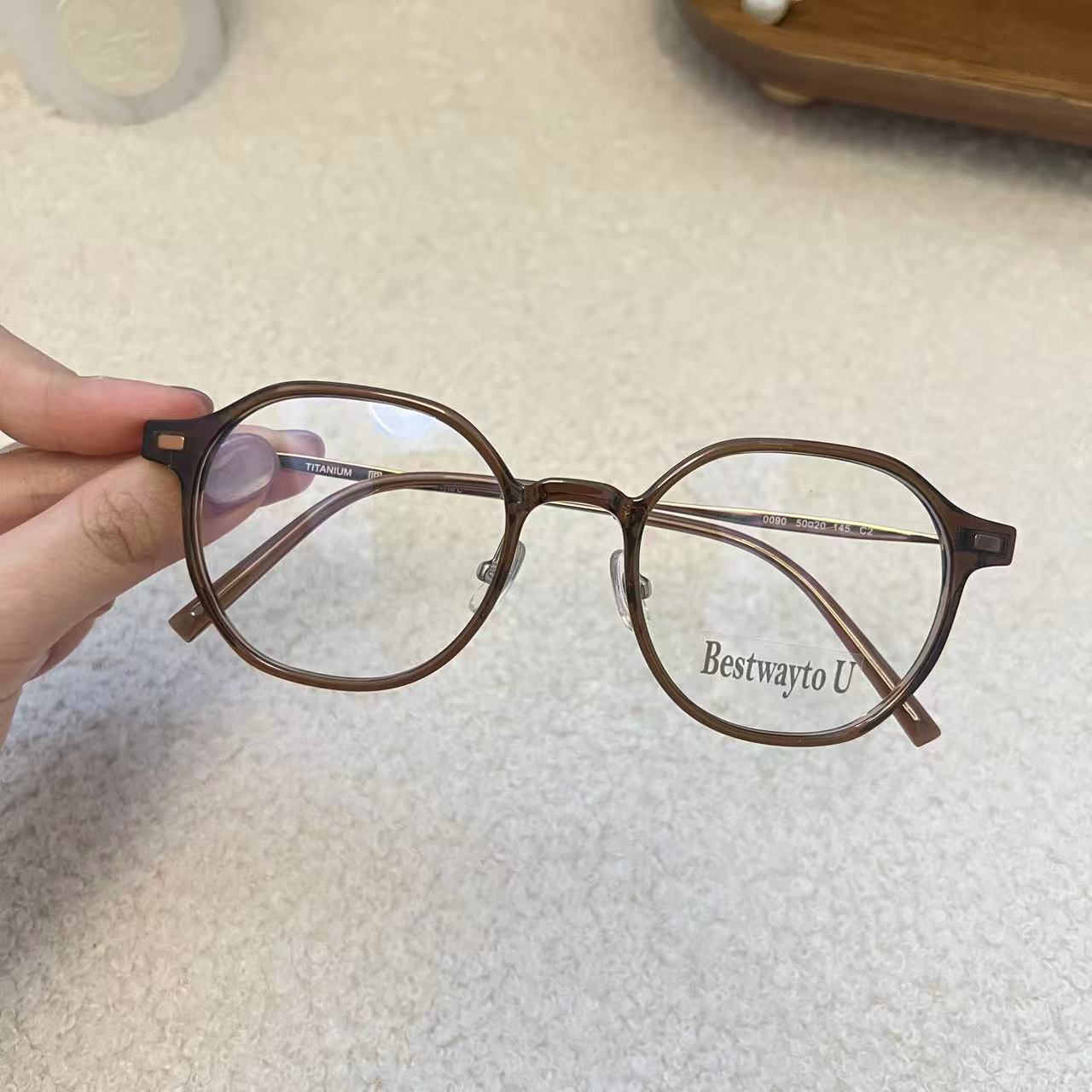 超轻镜架适合高度数配镜