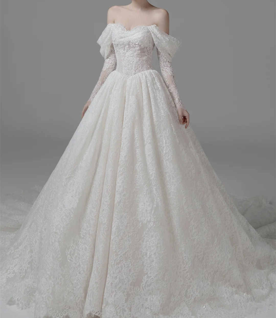 主婚纱2023新款新娘优雅气质夏季结婚薄款抹胸法式蕾丝拖尾婚纱