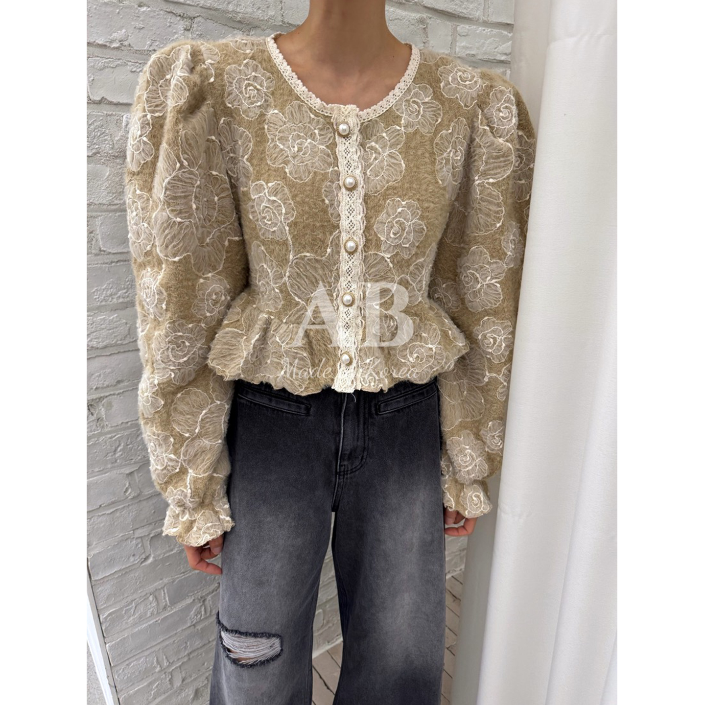 减龄甜美圆领单排扣衬衫