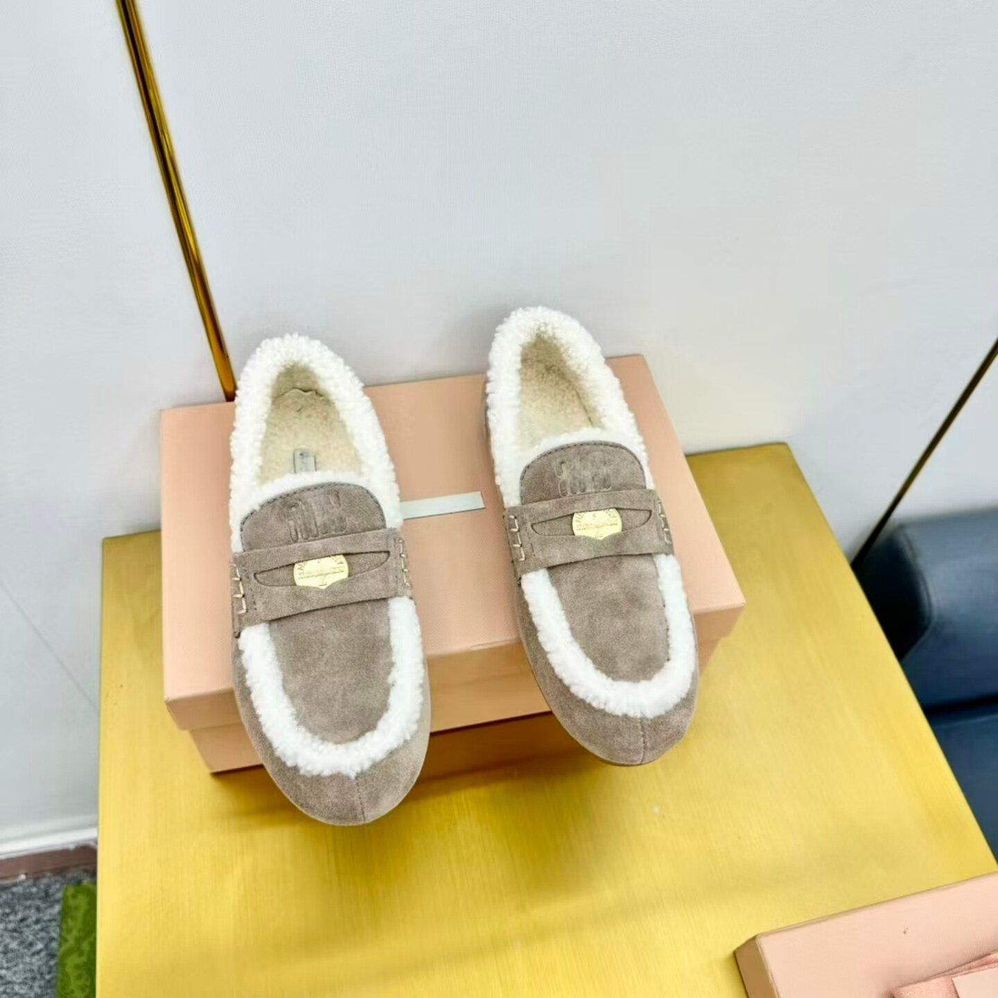 女鞋2025新款羊毛一体包子鞋真皮毛毛鞋女冬外穿保暖鞋乐福单鞋女