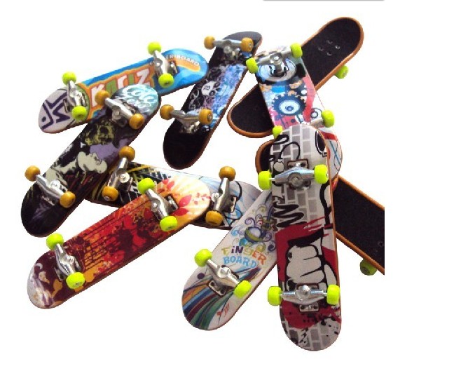 Skateboard pour homme femme enfant        - Ref 2601594 Image 1