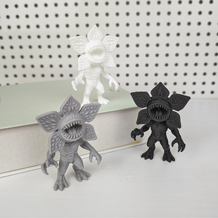 跨境新品奇幻花瓣头怪物收藏雕塑多肢科幻生物桌面摆件食人花模型