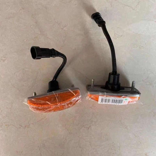 原厂配件豪沃A7/T7H/汕德卡叶子板边灯侧转向灯挡泥板灯侧标志灯