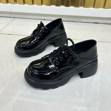 2026春季新款英伦风乐福鞋软漆皮一脚蹬时尚小皮鞋百搭舒适女单鞋