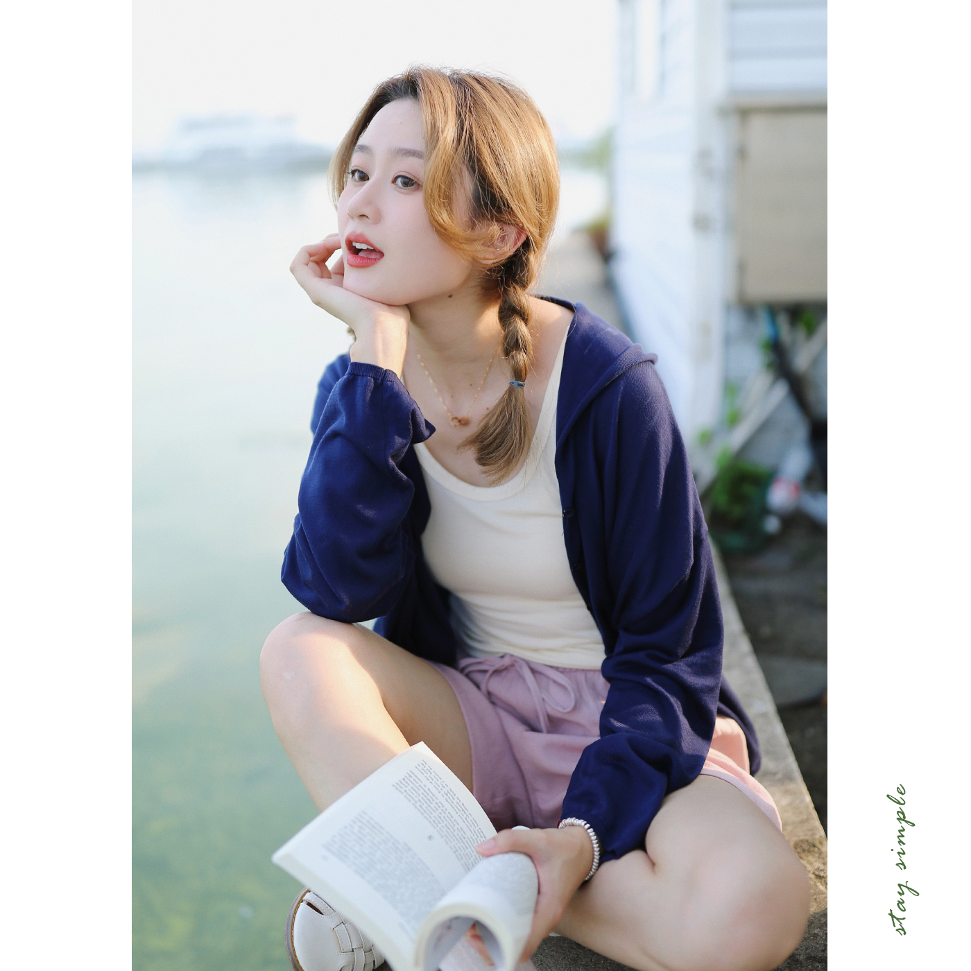 花吉藏青色垂感天丝连帽针织衫