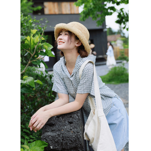 花吉浅蓝色日系纯棉格纹连帽衬衫