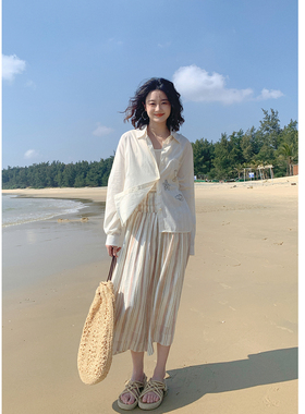 花吉Q573打揽松紧腰自然皱宽松休闲垂感条纹半身裙2026新款春半裙