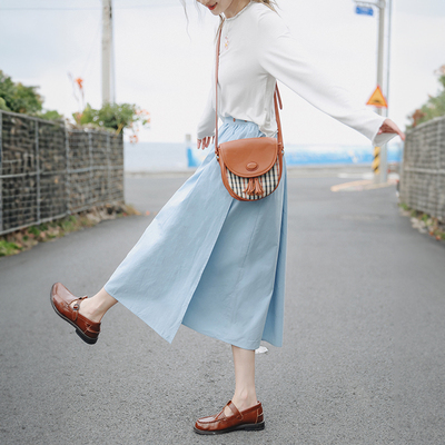 花吉白色小木扣围裙式半身裙